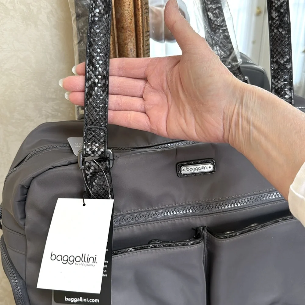New Baggallini Fifth Avenue Weekender Bag. Gray w/snakeskin look handles & trim